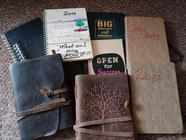 Lubo, set of journals